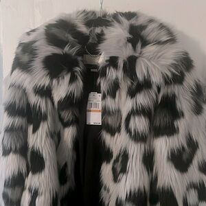 Michael Kors Faux Fur Coast size Small